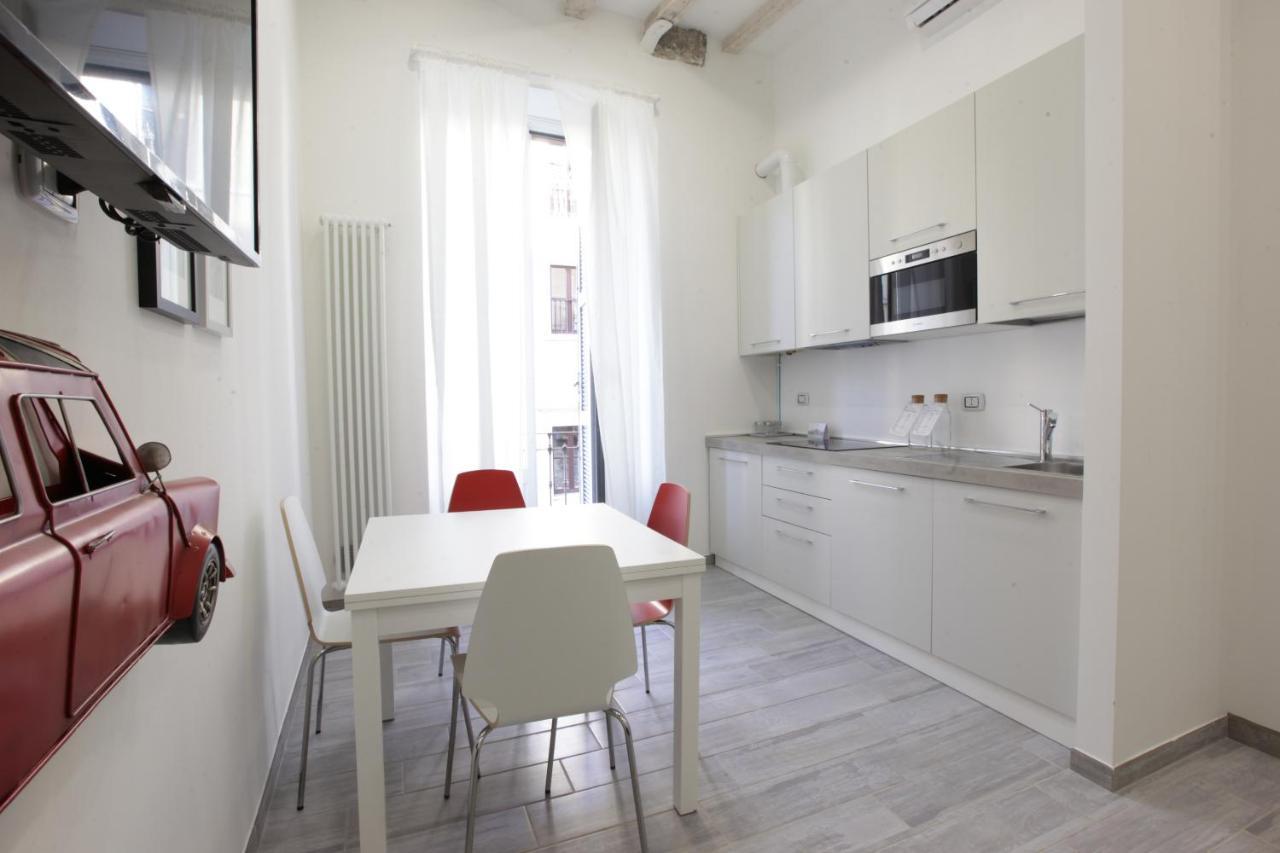 Amazing Apartment In City Center With Balcony Milan Exterior photo